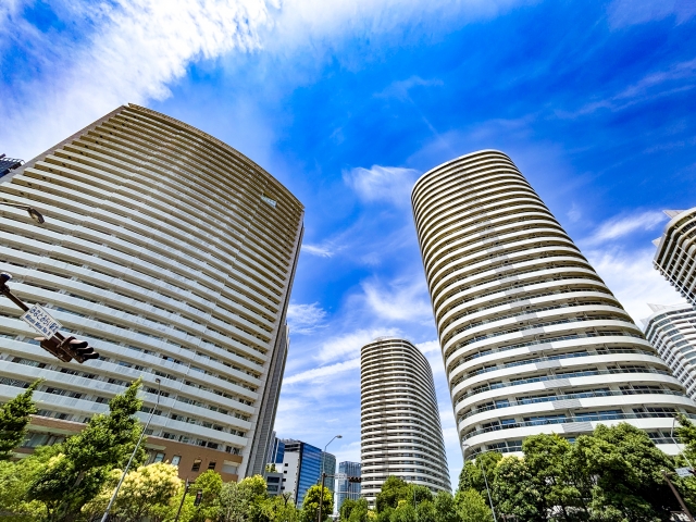 防炎カーテンとは？必要性・義務対象・素材の違い・選び方を解説