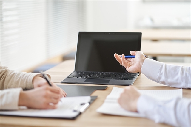 カーテンOEM依頼が初めてでも安心！流れと成功のためのポイント